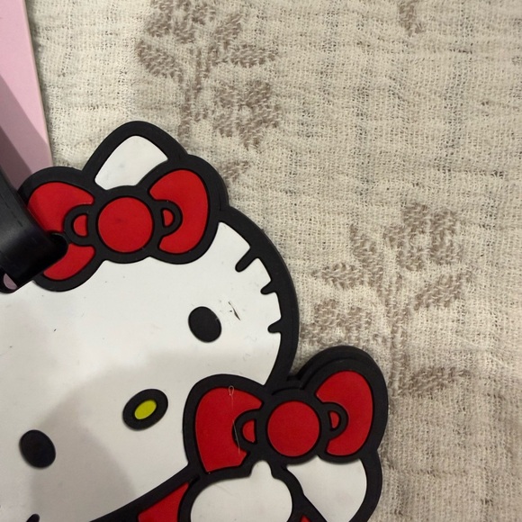 Hello Kitty Tags - Picture 2 of 3